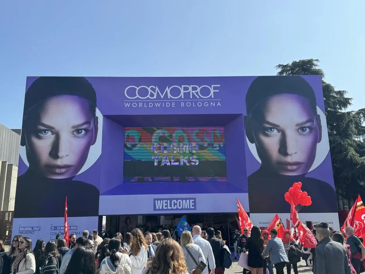 COSMOPROF worldwide Bologna-Move forward together
